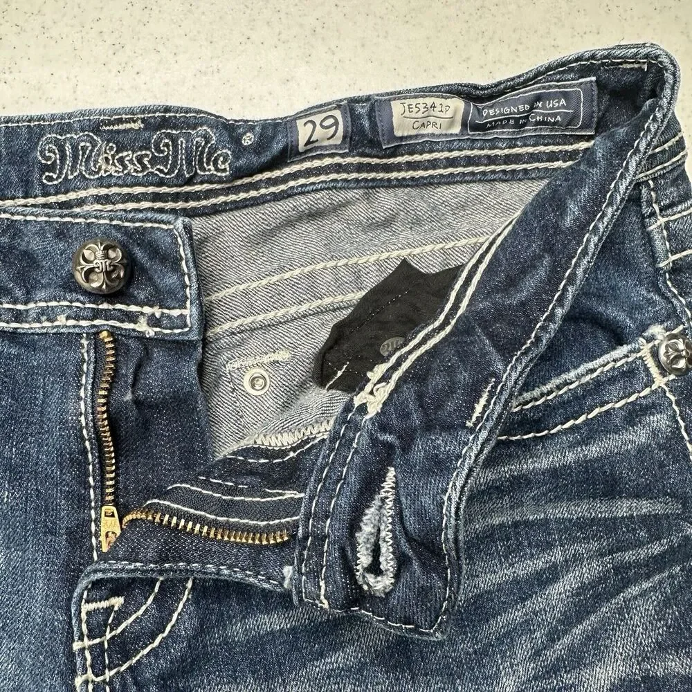 Miss Me Jeans 29 Capri Embroidery Rhinestones Distress Denim Y2K Western *Flaw